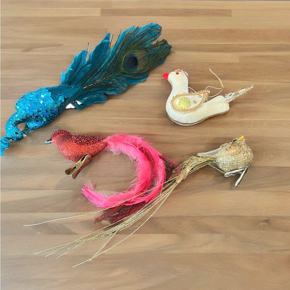 Vintage MCM feathered BIRDS ORNAMENTS Sequined, Feathered Clip On,  4 Estate